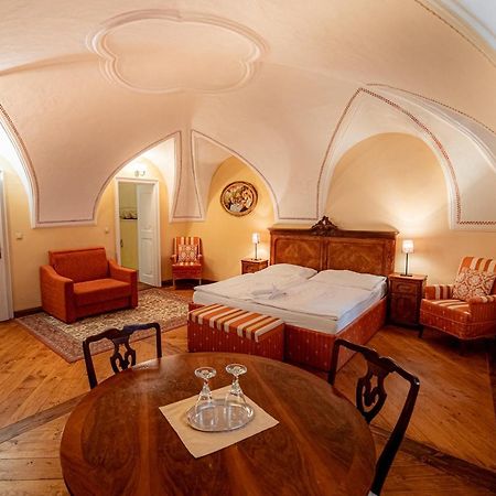 Penzion Cosmopolitan Ii. Банська Штявниця Екстер'єр фото